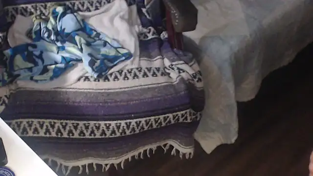 Snapshot of QueenDenizeAndTheCaptain chatting on 09.28.25 QueenDenizeAndTheCaptain online show from 09.28.25