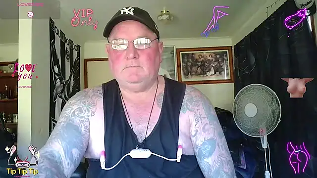 Snapshot of HOTANAL chatting on 07.18.26 HOTANAL online show from 07.18.26