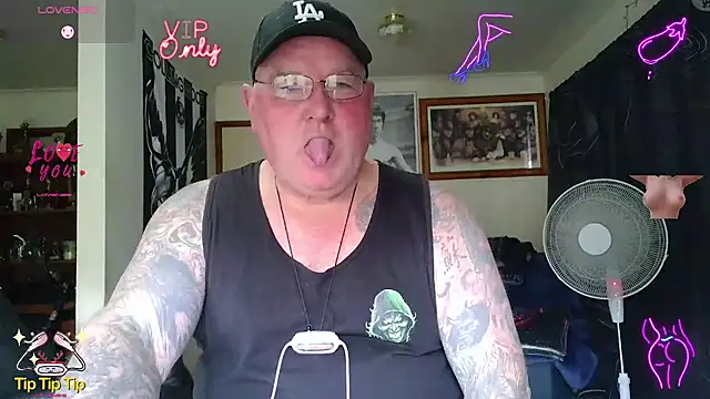 Snapshot of HOTANAL chatting on 07.22.26 HOTANAL online show from 07.22.26