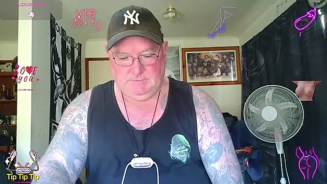 Snapshot of HOTANAL chatting on 07.28.26 HOTANAL online show from 07.28.26