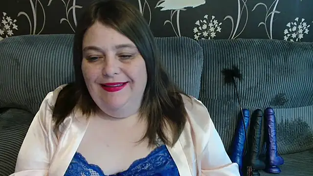 HouseWifeWhore Milf online show from 10.22.25