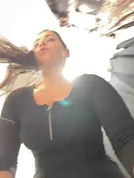 CrazzyChicks online show from 03.16.25