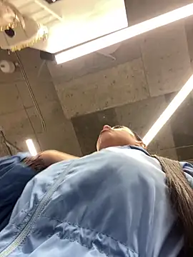 CrazzyChicks online show from 09.15.25