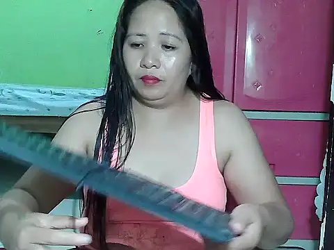 Snapshot of sweetlady_pinay chatting on 09.09.25 sweetlady pinay online show from 09.09.25