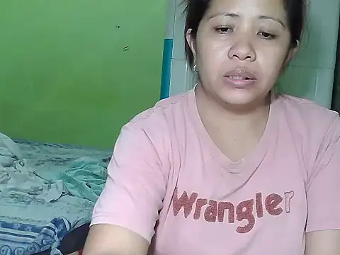 Snapshot of sweetlady_pinay chatting on 10.14.25 sweetlady pinay online show from 10.14.25
