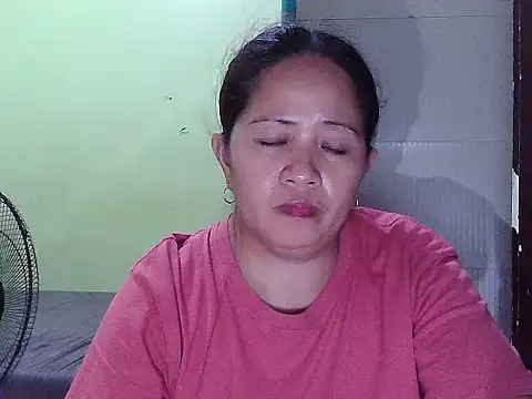 Snapshot of sweetlady_pinay chatting on 11.12.25 sweetlady pinay online show from 11.12.25