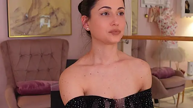 OliviaSirena online show from 11.28.25