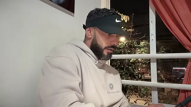 romeolovedark online show from 10.31.25