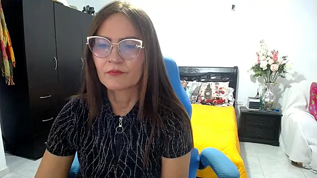 Snapshot of Xiimen chatting on 10.28.25 Xiimen online show from 10.28.25