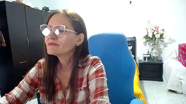 Snapshot of Xiimen chatting on 10.31.25 Xiimen online show from 10.31.25