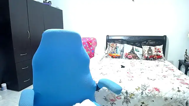 Snapshot of Xiimen chatting on 11.13.25 Xiimen online show from 11.13.25