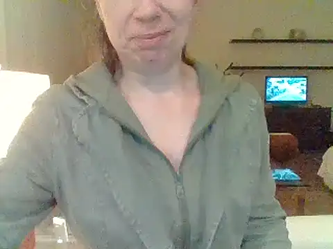 Snapshot of Moi_Lina chatting on 06.18.26 Moi Lina online show from 06.18.26