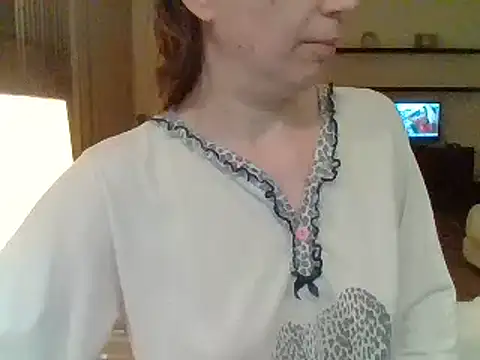 Snapshot of Moi_Lina chatting on 06.22.26 Moi Lina online show from 06.22.26