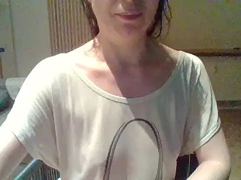Snapshot of Moi_Lina chatting on 07.24.26 Moi Lina online show from 07.24.26