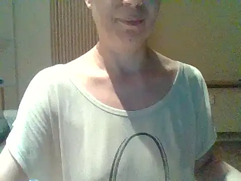 Snapshot of Moi_Lina chatting on 07.31.26 Moi Lina online show from 07.31.26