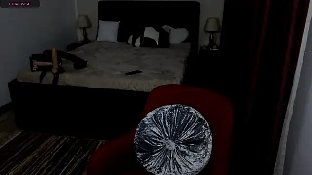 Snapshot of Goddess_Tina chatting on 01.14.26 Goddess Tina online show from 01.14.26