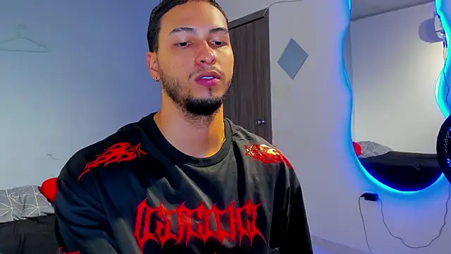 Snapshot of Kris_Khalifa69 chatting on 02.04.26 Kris Khalifa69 online show from 02.04.26