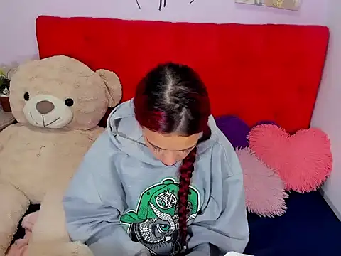 GiannaGoddes online show from 01.15.25