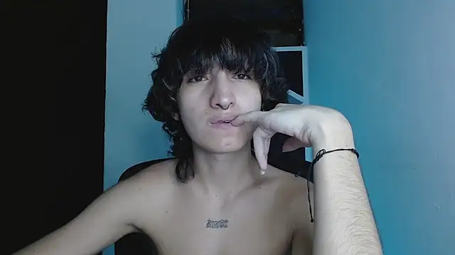 Snapshot of littlextreme chatting on 05.31.26 littlextreme online show from 05.31.26