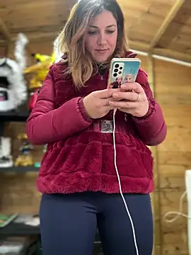 DaisyVibesss online show from 12.08.24