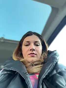 DaisyVibesss online show from 02.05.25