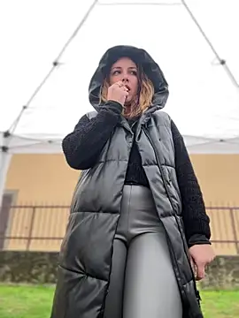 DaisyVibesss online show from 02.16.25