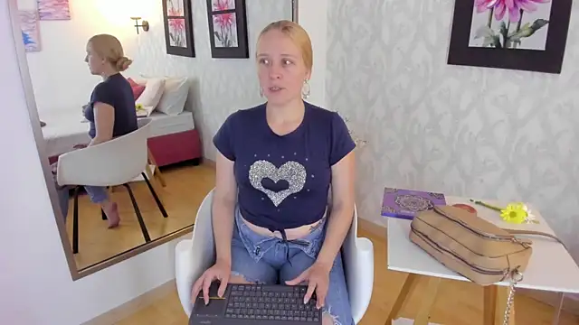 EmilySumer online show from 03.07.25