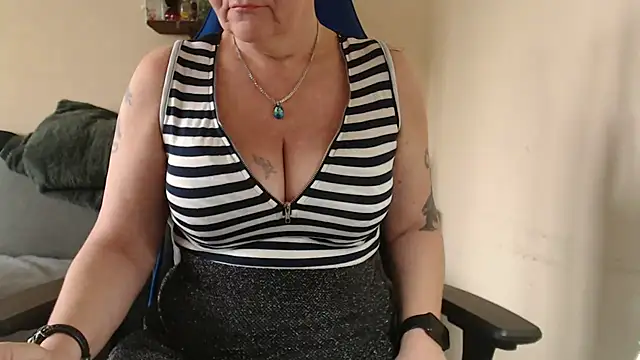 Diablica41 online show from 11.25.25