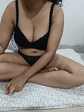 Rubyrosemumbai online show from 06.25.26