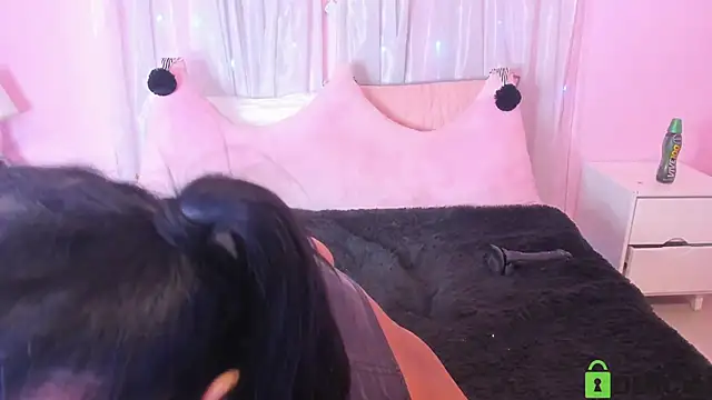 Kirara 22 online show from 12.18.24