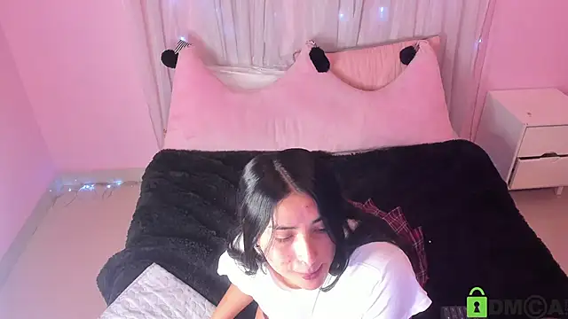 Kirara 22 online show from 12.19.24