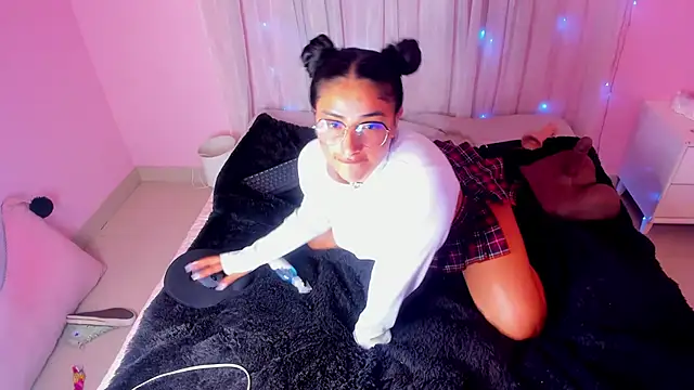 Kirara 22 online show from 02.28.25