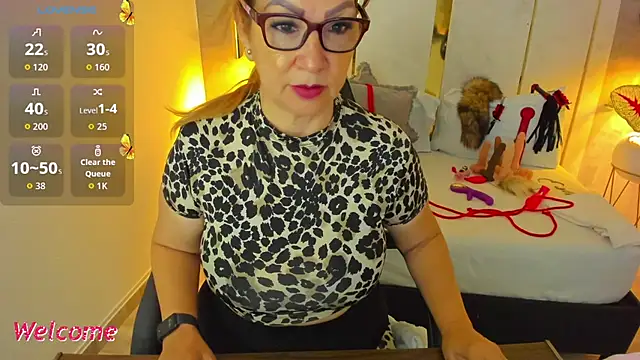 Snapshot of gisela27 chatting on 07.18.26 gisela27 online show from 07.18.26