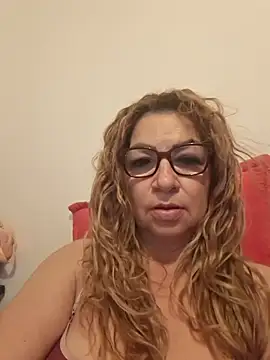 Snapshot of gisela27 chatting on 07.31.26 gisela27 online show from 07.31.26