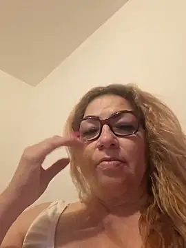 Snapshot of gisela27 chatting on 08.03.26 gisela27 online show from 08.03.26