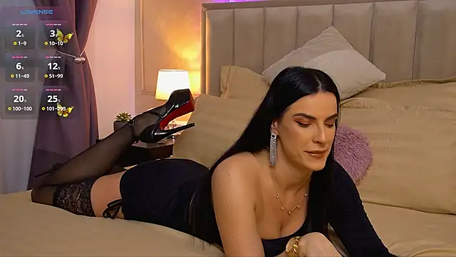 Snapshot of SereneRhodes chatting on 12.18.24 SereneRhodes online show from 12.18.24