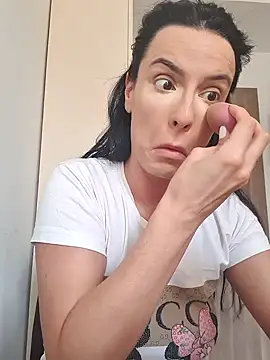 Snapshot of SereneRhodes chatting on 02.12.25 SereneRhodes online show from 02.12.25