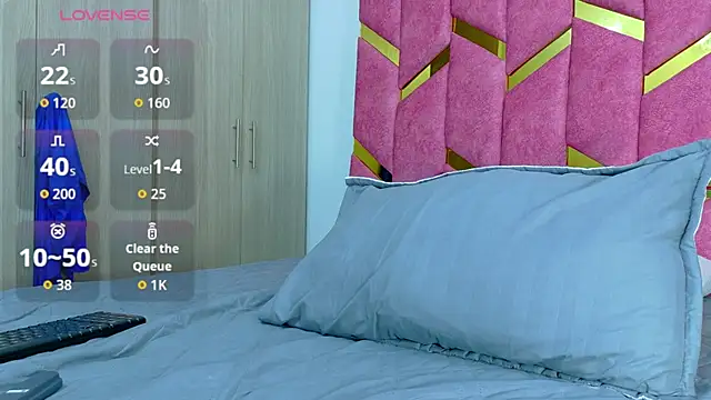 Snapshot of hornyhousekeeper_ chatting on 10.25.25 hornyhousekeeper online show from 10.25.25