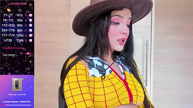 Snapshot of cutesarah_ chatting on 12.08.24 cutesarah online show from 12.08.24