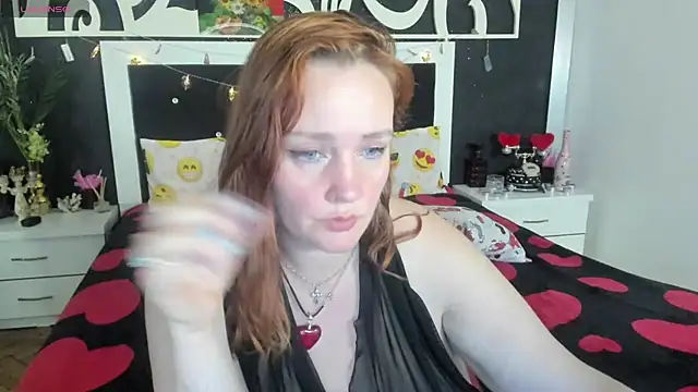 Snapshot of SinFulTitsDD chatting on 12.22.24 SinFulTitsDD online show from 12.22.24