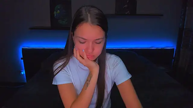 AlexaBarkley online show from 11.04.25