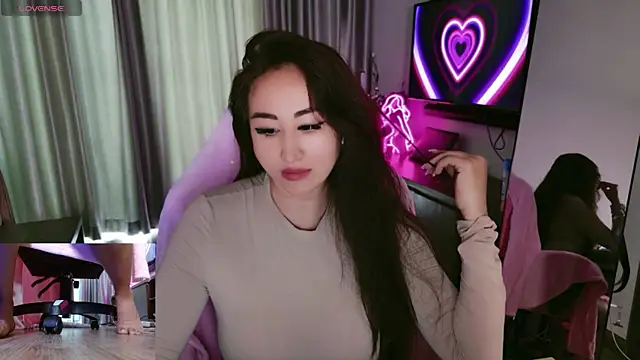 AsianQueens online show from 10.27.25