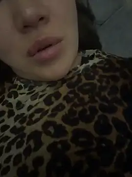 Snapshot of AsianQueens chatting on 03.21.26 AsianQueens online show from 03.21.26