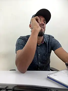 Snapshot of steven_smith05 chatting on 03.22.25 steven smith05 online show from 03.22.25