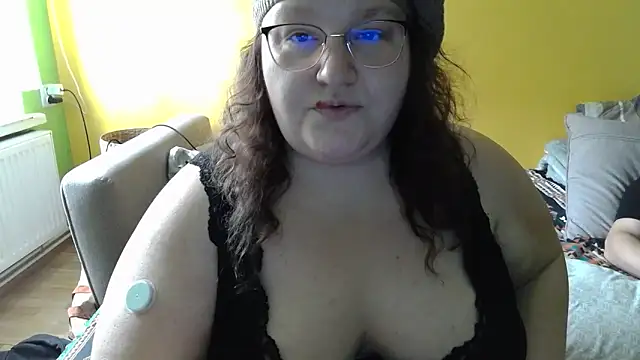 Snapshot of ThickBones chatting on 11.02.25 ThickBones online show from 11.02.25