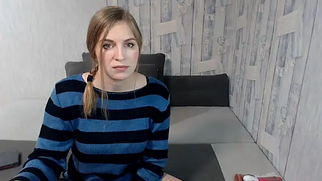 Pilly green  online show from 03.14.25