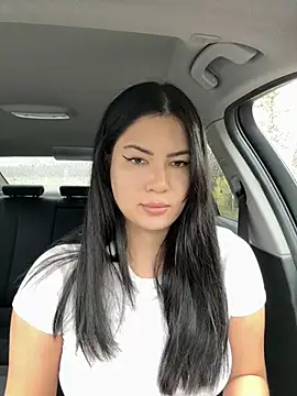 Snapshot of clairewntr chatting on 12.10.24 clairewntr online show from 12.10.24