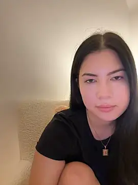 Snapshot of clairewntr chatting on 12.11.24 clairewntr online show from 12.11.24