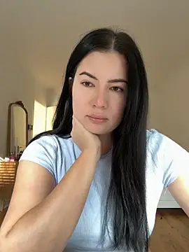 Snapshot of clairewntr chatting on 01.21.25 clairewntr online show from 01.21.25