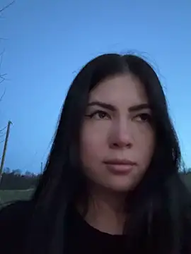 Snapshot of clairewntr chatting on 03.21.25 clairewntr online show from 03.21.25